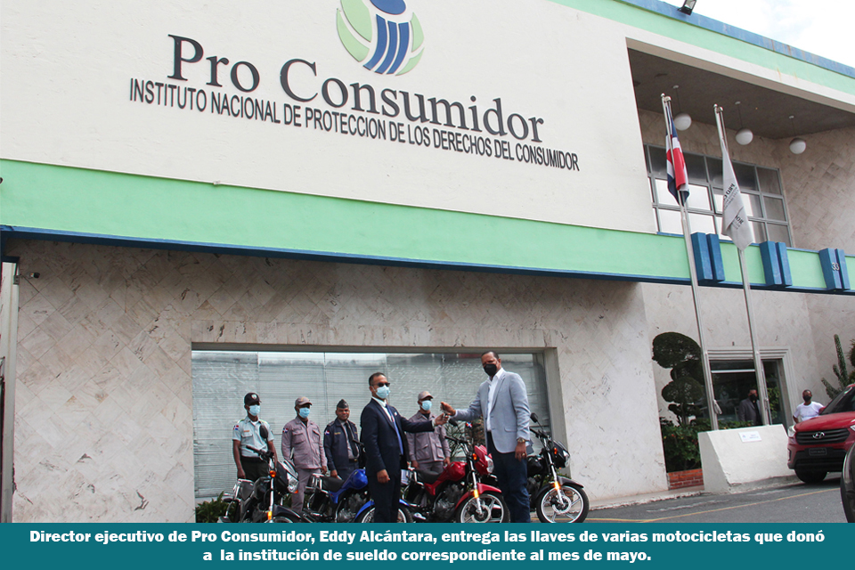 Director de Pro Consumidor dona su sueldo