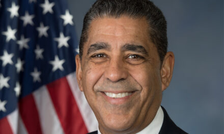 Adriano Espaillat defiende a EEUU