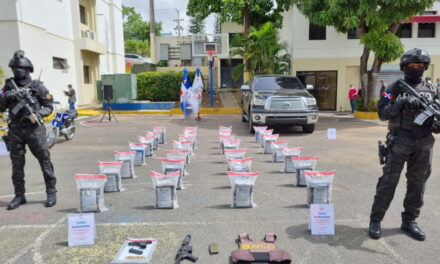 Apresan 7 hombres y ocupan cocaína en finca de Barahona