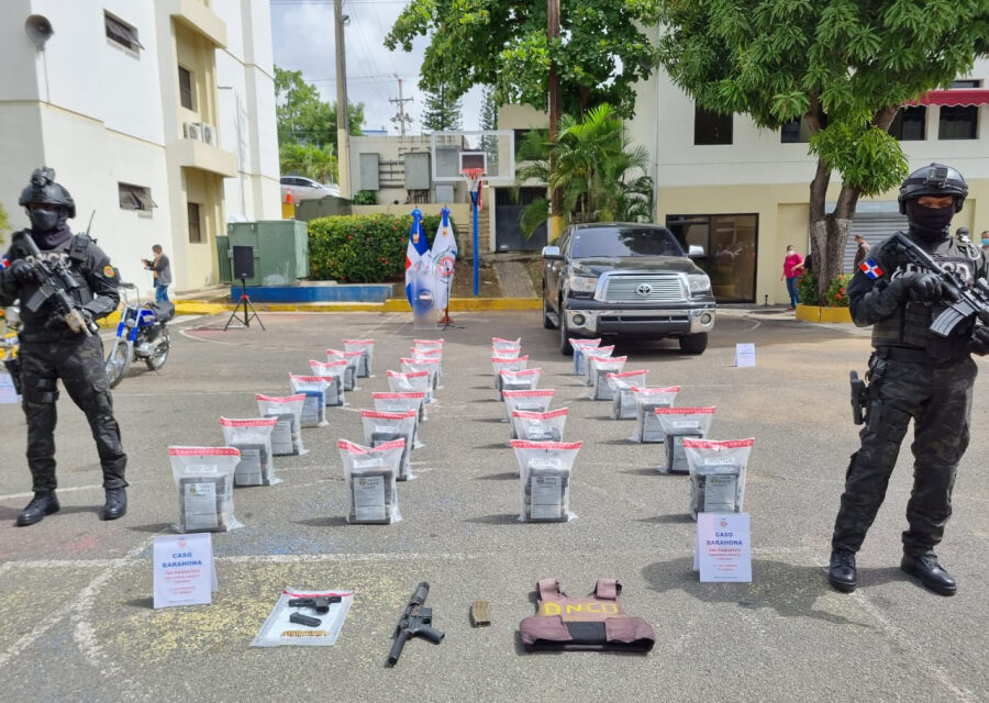 Apresan 7 hombres y ocupan cocaína en finca de Barahona