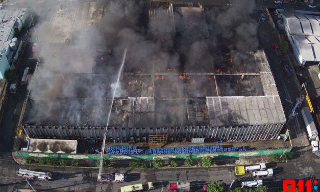 Incendio afectó colchonería La Reina