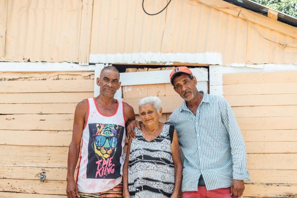 INVI construye casa anciana 84 años en Villa Linda III