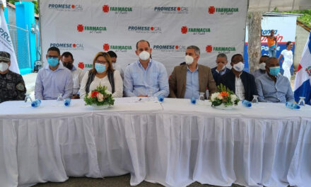 Promese/Cal inaugura en Azua cuatro Farmacias del Pueblo