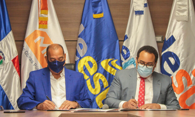 MOPC y EDES firman acuerdo para iluminar vías públicas