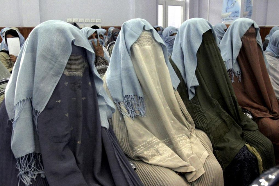 Luego de 20 años, las mujeres afganas vuelven a ser esclavas