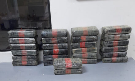 ocupan 26 paquetes de cocaína en costas Baní
