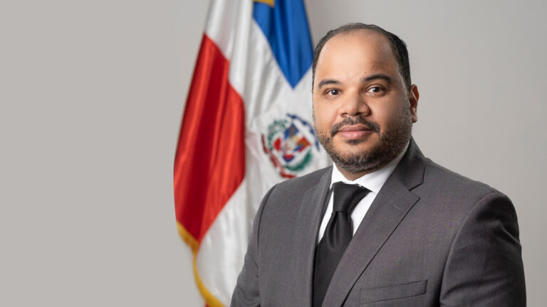 Respaldan a personas con discapacidad auditiva