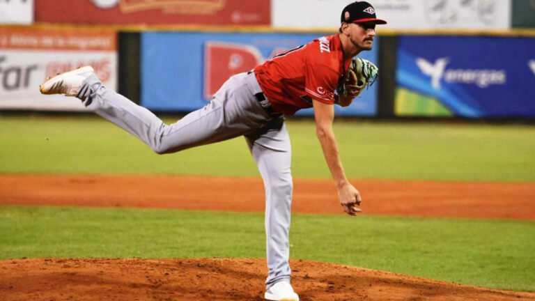 Escogido sube a la tercera posición