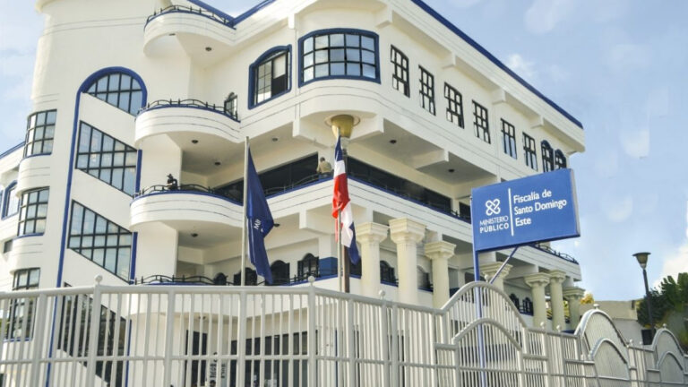 Dictan 20 años prisión a hombre agredió sexualmente a su hija