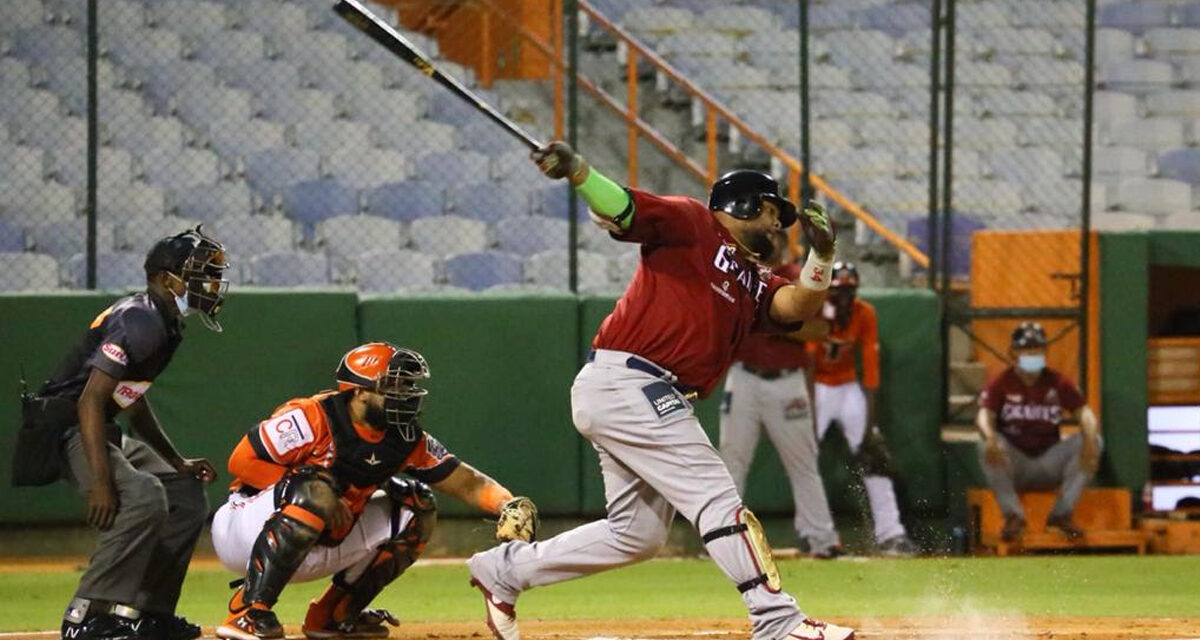 Gigantes le ganan a los Toros