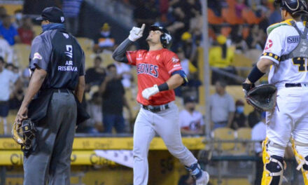 Leones derrotan a Águilas, empatan el tercer lugar