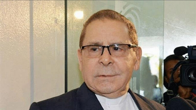 Abel Martínez expresa pesar por la muerte de monseñor Agripino Núñez Collado