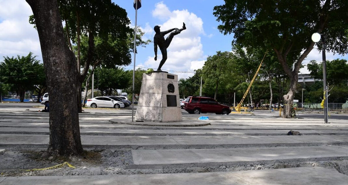 Rescatan plaza estatua homenaje Juan Marichal