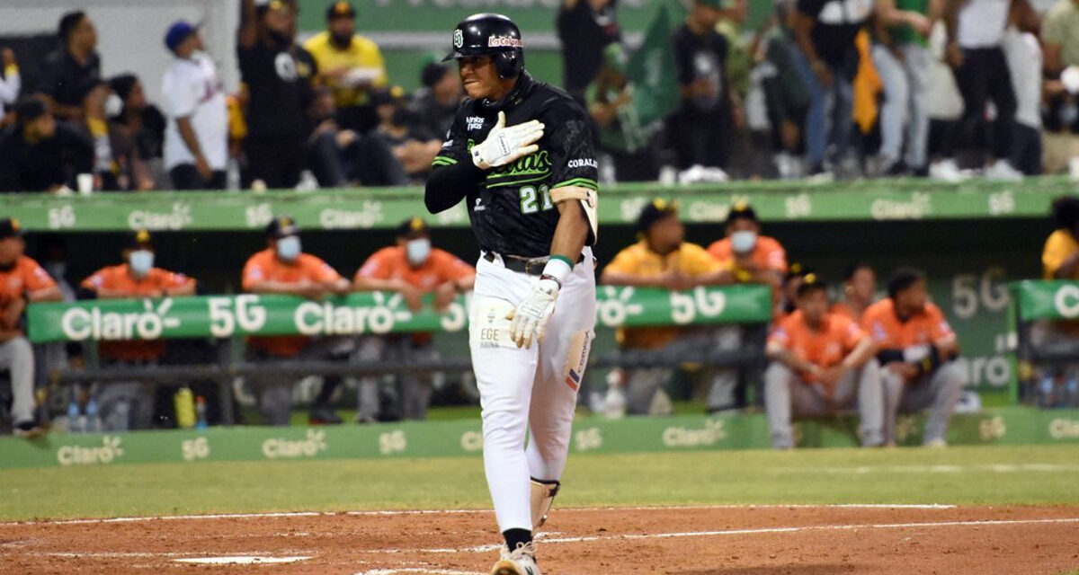 Estrellas superan a las Aguilas 8-6