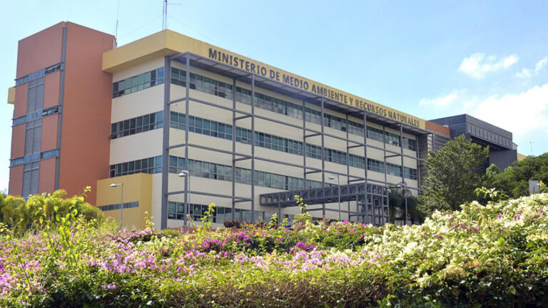 MA se querella contra agresor de guardaparque