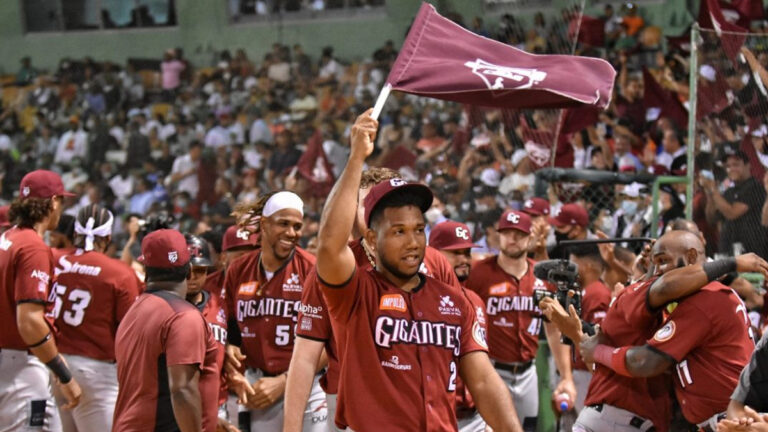 Gigantes del Cibao liquidan a las Estrellas Orientales y se coronan campeones