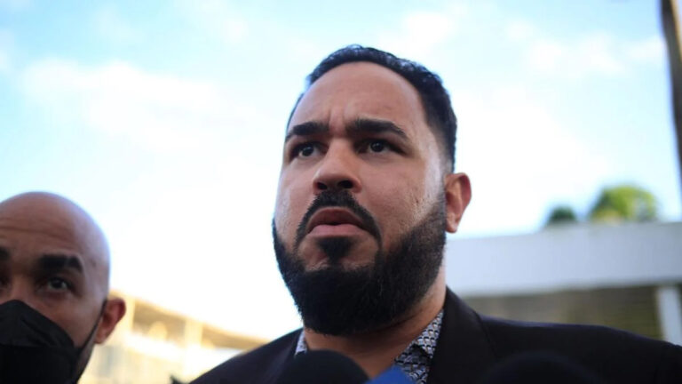 Fiscalía federal revela fotos del «cuarto oculto» en casa de Raphy Pina