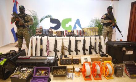 Confiscan otro contrabando de armas de guerra