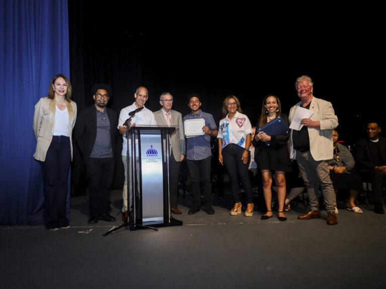 Fundación AES Dominicana Itabo y la Universidad de Berklee becan a 28 jóvenes