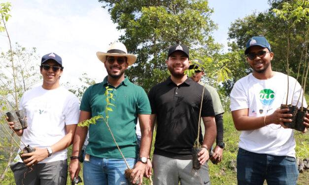 Monumental Jornada de Reforestación