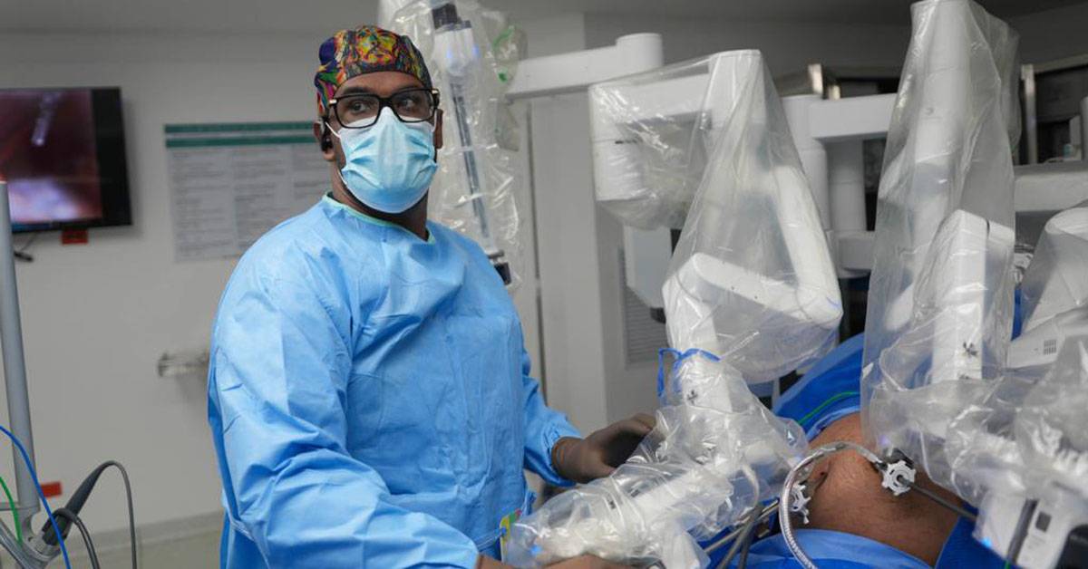 Realizan primera cirugía bariátrica por robot en RD