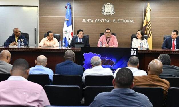 Técnicos avanzan en auditoría técnica de equipos electorales