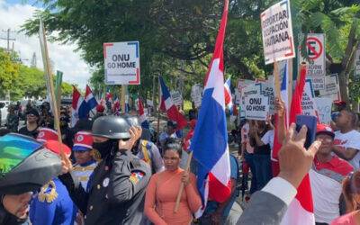 Dominicanos rechazan campos de refugiados haitianos