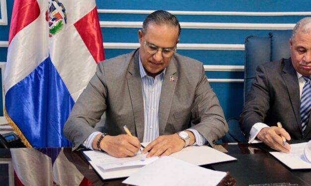 Taveras Difo impulsa competitividad con acreditación avanzada