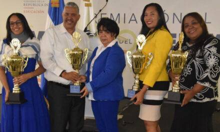 Minerd reconoce a 184 orientadores escolares dominicanos