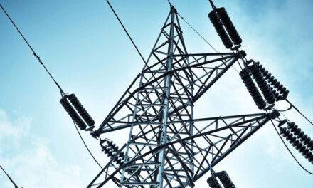 Ciclón Beryl prueba la resiliencia del sistema eléctrico