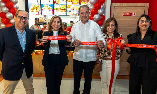 Inauguran nueva sucursal de Pollos Victorina en Zona Colonia