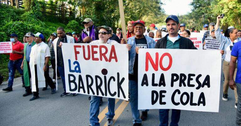 Campesinos de Sánchez Ramírez luchan contra Barrick Gold