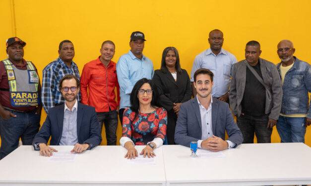 Primera inclusión digital trabajadores inicia con motoconchistas