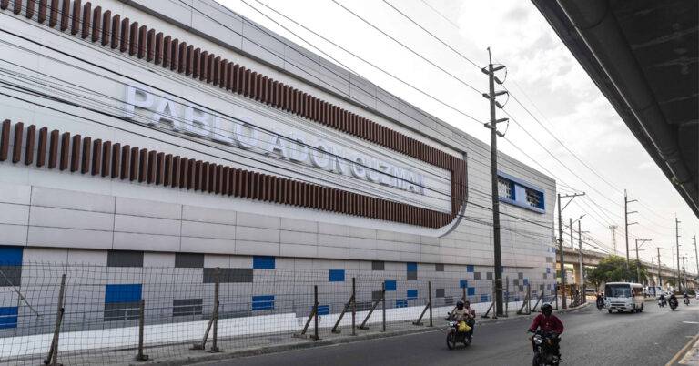 Estación metro Pablo Adón