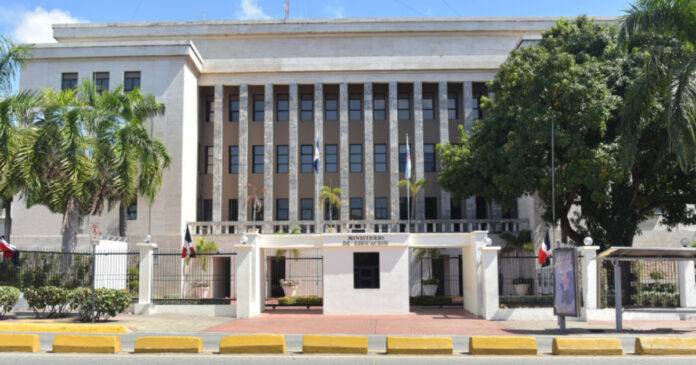 MINERD suspende personal