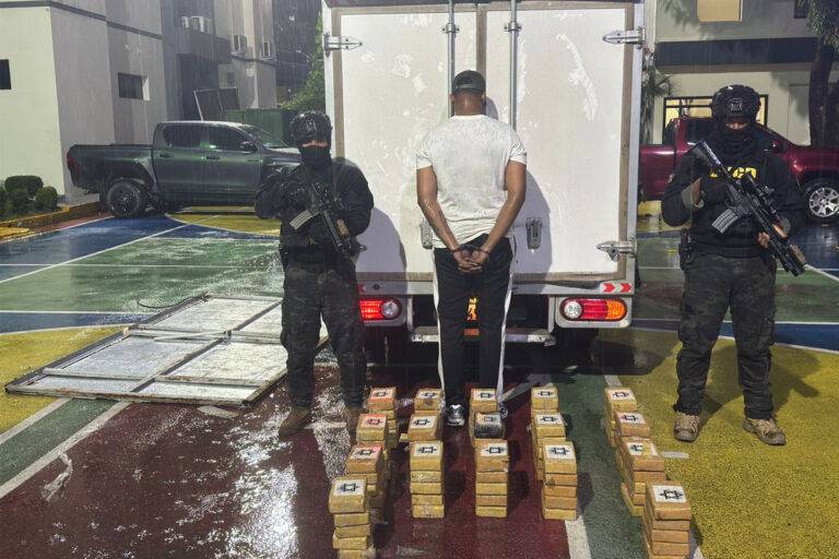 DNCD incauta cocaína en Pedro Brand