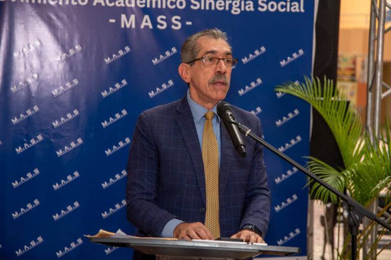 Asjana David recibe apoyo académico en UASD Nagua