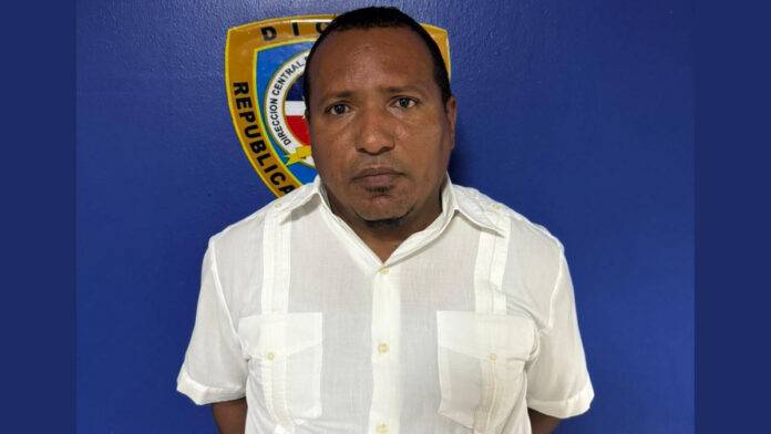 Hombre que pedía menor en redes, se entrega a PN en Santiago Se entrega a PN en Santiago