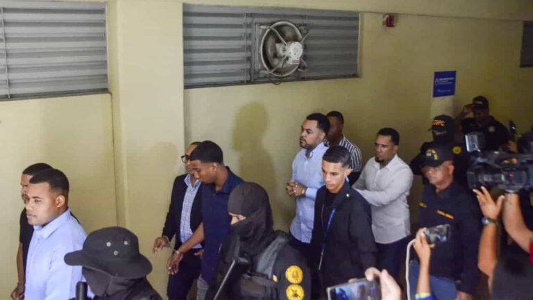 Imponen medidas coerción a policías