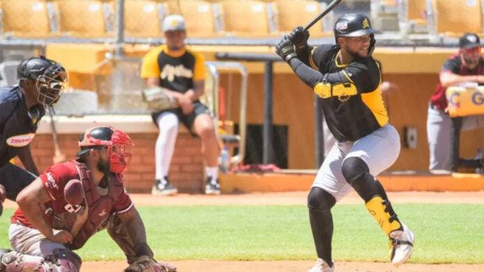 Águilas Cibaeñas apabullan a los Gigantes