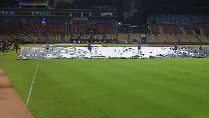 Lluvias suspenden juego entre Gigantes y Licey Lluvias suspenden juego