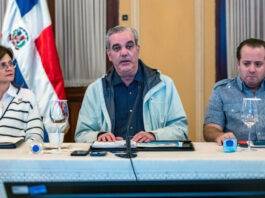 Abinader suspende docencia y labores