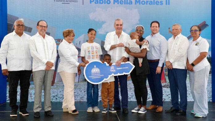 Entrega de viviendas en Pedro Brand