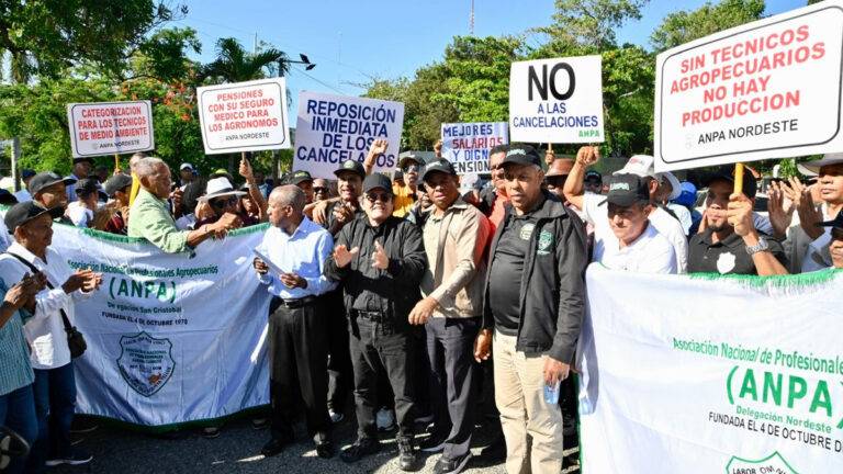 Protestas de los agrónomos contra Limber Cruz