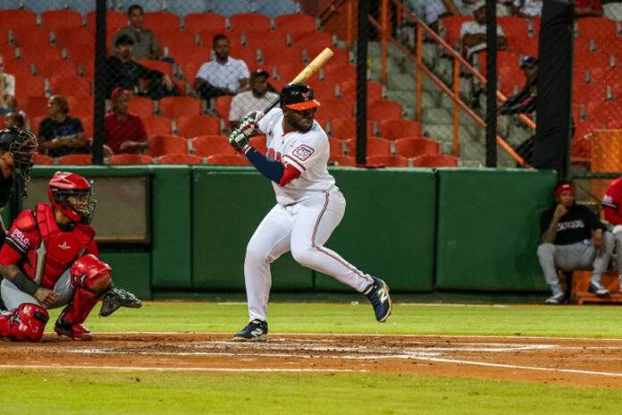 Noel y Jiménez lideran triunfo de los Toros