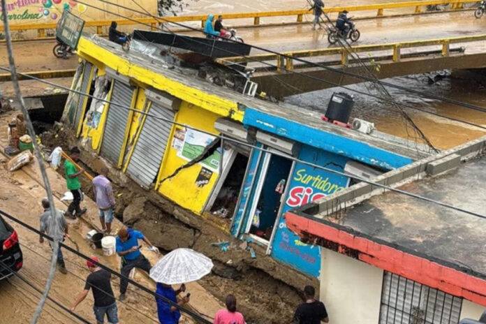 alerta roja por lluvias