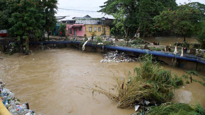lluvias en Los Alcarrizos