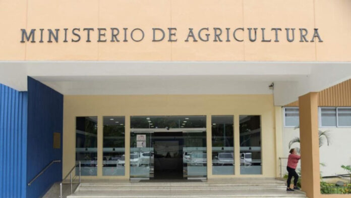 renuncia en el Ministerio de Agricultura
