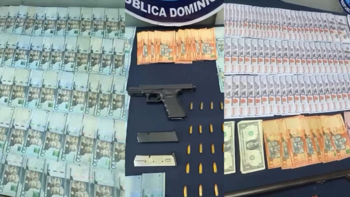 armas y dinero falso