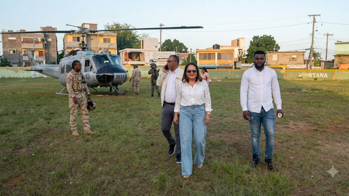 helicóptero militar